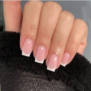 minimalist nails