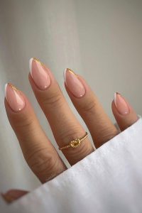 minimalist nails