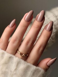 minimalist nails