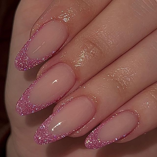 almond nails