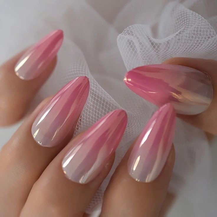 almond nails